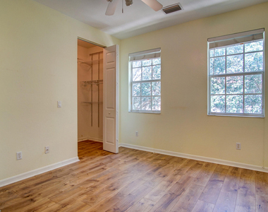 1020 E Longport Circle - Photo Thumbnail 18