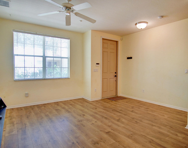 1020 E Longport Circle - Photo Thumbnail 7