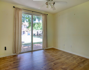 1020 E Longport Circle - Photo Thumbnail 11