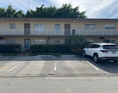 7600 Nw 5th Place - Photo Thumbnail 10