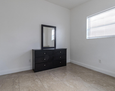630 Nw 15th Terrace - Photo Thumbnail 8