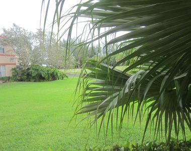 3310 N Pinewalk Drive N - Photo Thumbnail 17