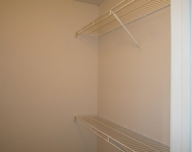 3310 N Pinewalk Drive N - Photo Thumbnail 9