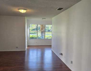 3310 N Pinewalk Drive N - Photo Thumbnail 1