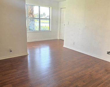3310 N Pinewalk Drive N - Photo Thumbnail 3