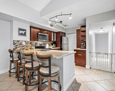 2620 S University Drive - Photo Thumbnail 4