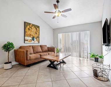 2620 S University Drive - Photo Thumbnail 9