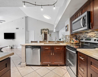 2620 S University Drive - Photo Thumbnail 7