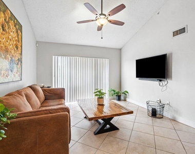 2620 S University Drive - Photo Thumbnail 8