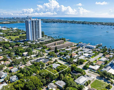 5301 N Flagler Drive - Photo Thumbnail 3