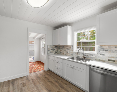 306 34th Street - Photo Thumbnail 3