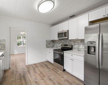 306 34th Street - Photo Thumbnail 2