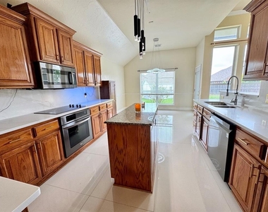 4409 Whitmere Court - Photo Thumbnail 8