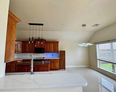 4409 Whitmere Court - Photo Thumbnail 9