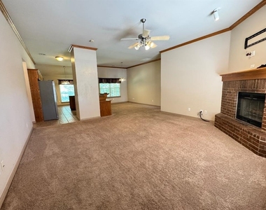 1424 Teakwood Drive - Photo Thumbnail 2