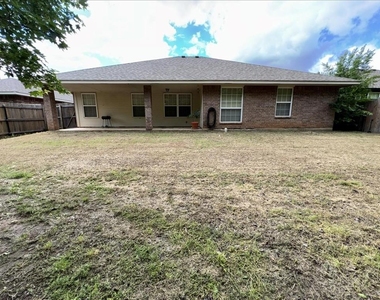 1424 Teakwood Drive - Photo Thumbnail 18