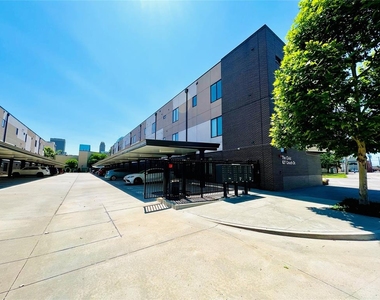 627 Couch Drive - Photo Thumbnail 1