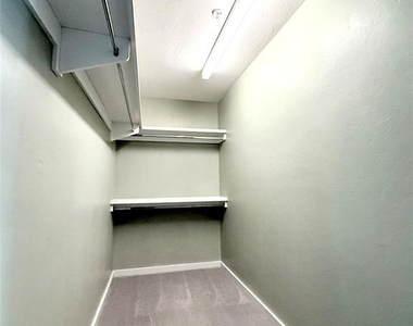 627 Couch Drive - Photo Thumbnail 18
