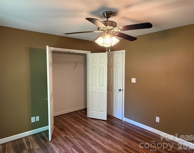 919 N Flint Street - Photo Thumbnail 7