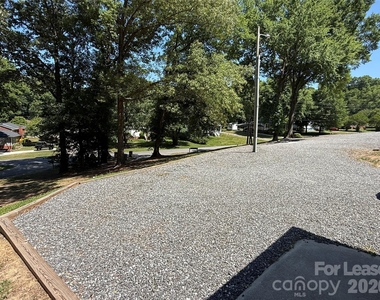 919 N Flint Street - Photo Thumbnail 10