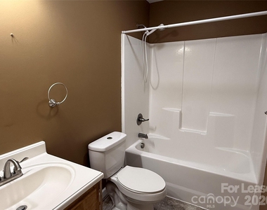 919 N Flint Street - Photo Thumbnail 8