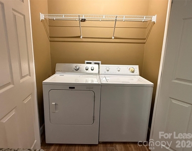 919 N Flint Street - Photo Thumbnail 11