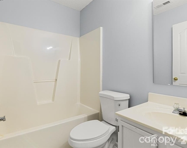 6828 Ayrshire Glen Place - Photo Thumbnail 15