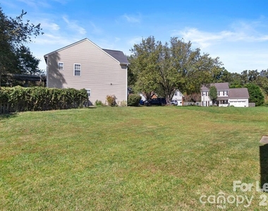 6828 Ayrshire Glen Place - Photo Thumbnail 17
