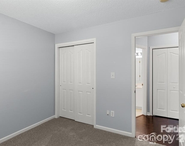 6828 Ayrshire Glen Place - Photo Thumbnail 12