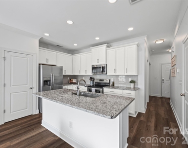 263 Keener Boulevard - Photo Thumbnail 8