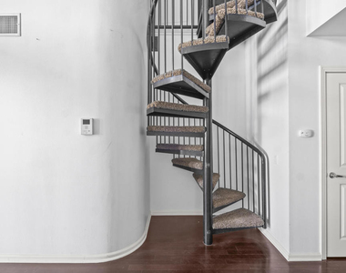 1901 Victoria Avenue - Photo Thumbnail 24