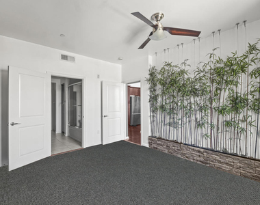 1901 Victoria Avenue - Photo Thumbnail 28