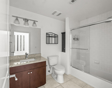 1901 Victoria Avenue - Photo Thumbnail 11
