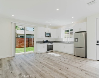 8107 Lemona Avenue - Photo Thumbnail 1