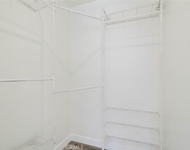 8107 Lemona Avenue - Photo Thumbnail 15