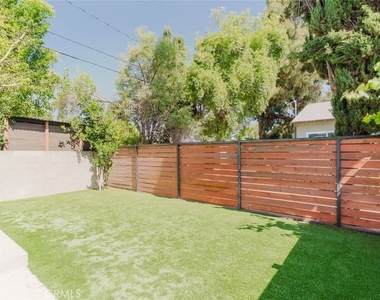 8107 Lemona Avenue - Photo Thumbnail 20