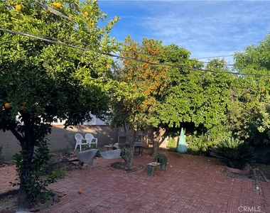 10406 Densmore Avenue - Photo Thumbnail 13