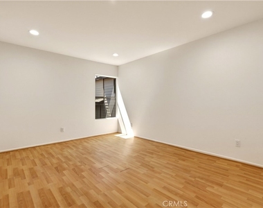 1155 Linden Avenue - Photo Thumbnail 12