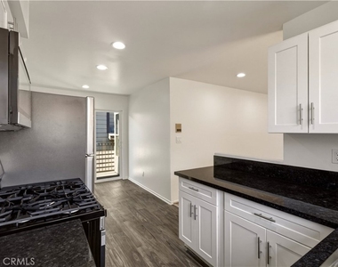 1155 Linden Avenue - Photo Thumbnail 2
