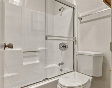 1155 Linden Avenue - Photo Thumbnail 10