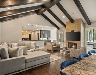 4816 Gloria Avenue - Photo Thumbnail 4