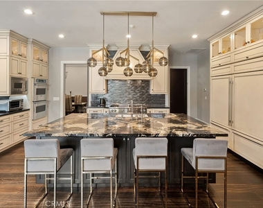 4816 Gloria Avenue - Photo Thumbnail 9