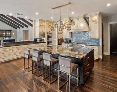 4816 Gloria Avenue - Photo Thumbnail 7