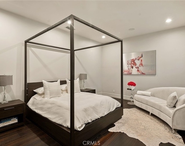 4816 Gloria Avenue - Photo Thumbnail 18