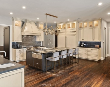 4816 Gloria Avenue - Photo Thumbnail 8