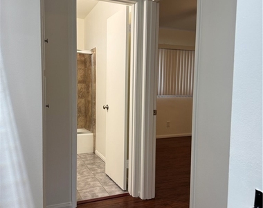 1164 Irving Avenue - Photo Thumbnail 28