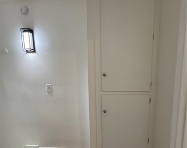 1164 Irving Avenue - Photo Thumbnail 20