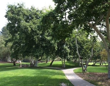 1164 Irving Avenue - Photo Thumbnail 35