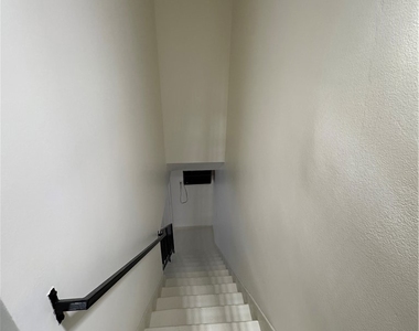 1164 Irving Avenue - Photo Thumbnail 11