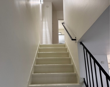 1164 Irving Avenue - Photo Thumbnail 10